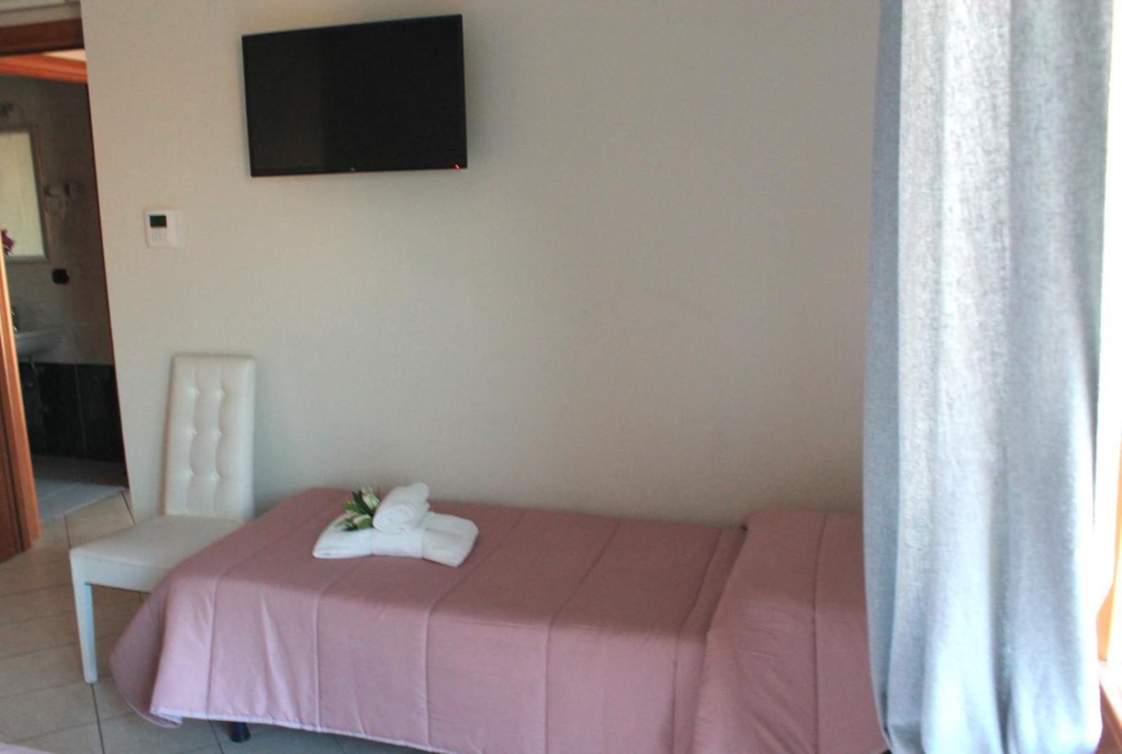 Giramondo Guest House Fiumicino Luaran gambar